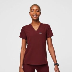 NWT Figs Women’s Catarina One-Pocket Scrub Top, Burgundy